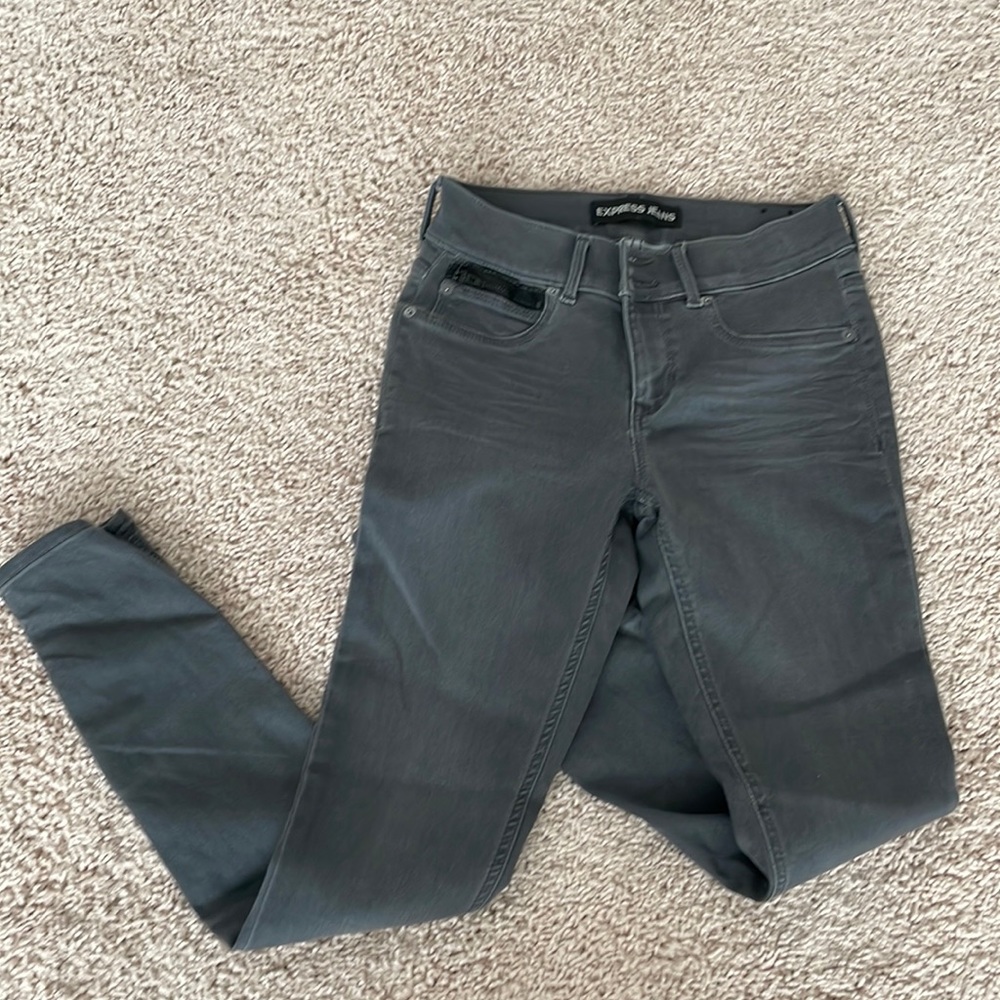 Express gray skinny jeans!